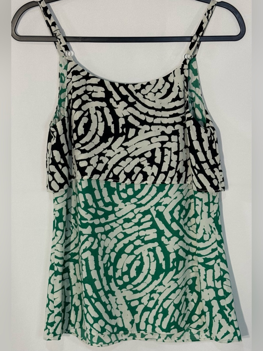 Cabi Layered Abstract Print Sleeveless Blouse XS Green Black - Picture 6 of 7
